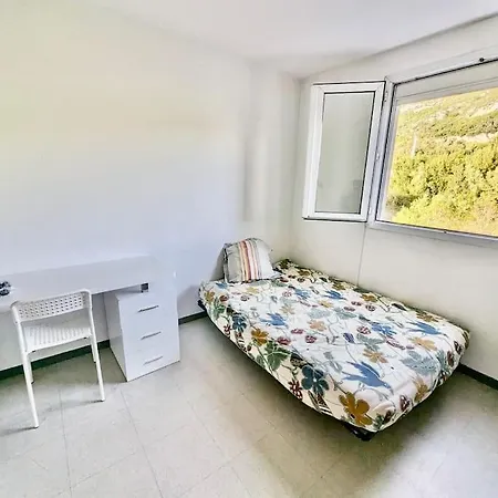 Pratique, Proche Gare & Petit Prix Avec Parking Apartment