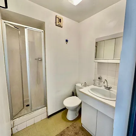 Pratique, Proche Gare & Petit Prix Avec Parking Apartment